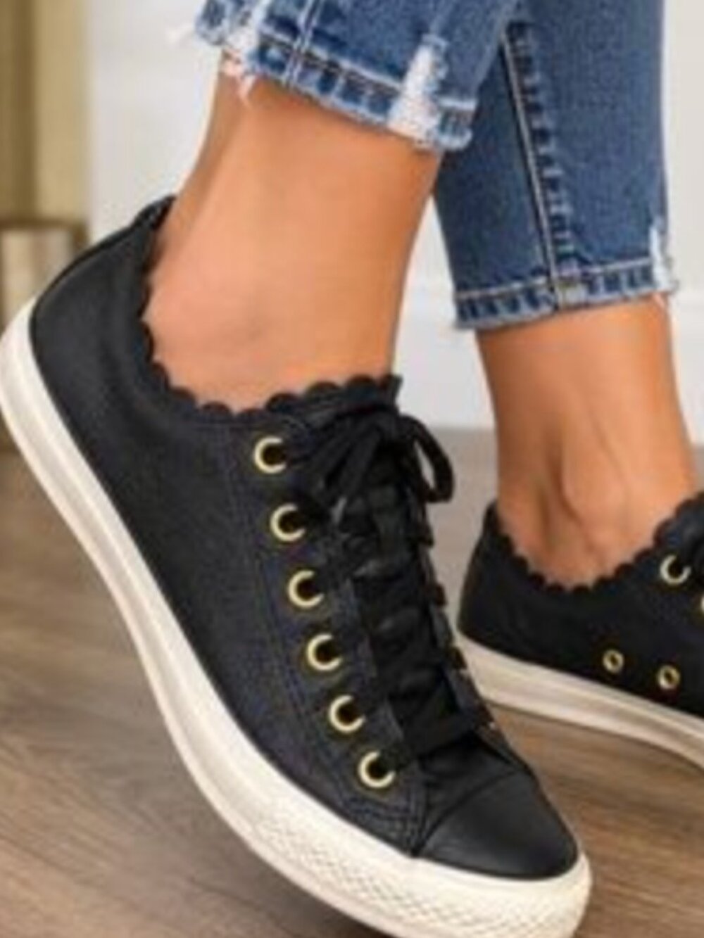 Converse Chuck Taylor All Star Low Frilly Thrills Black Leather Gold Egret 7.5